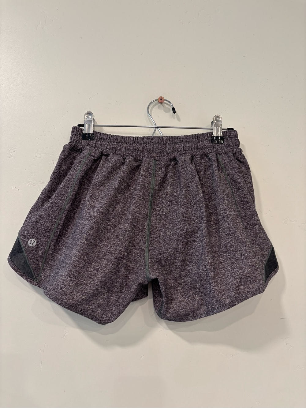 Lululemon Hotty Hot Short  4” Gray  Athletic Running Gym Yoga Shorts Size 6